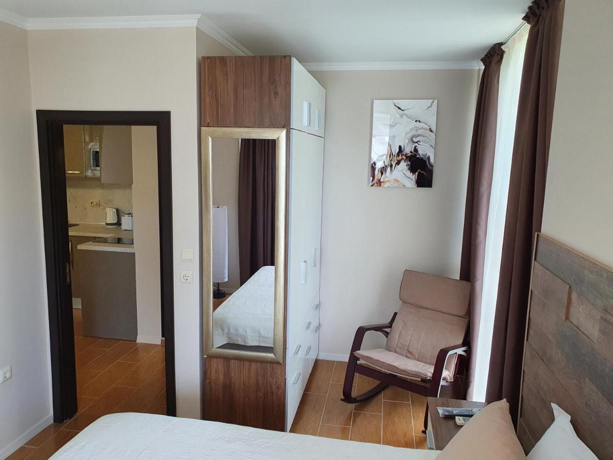 Апартамент За Гости ,,1В-15" Амара Бутик"" Ravda Exterior photo